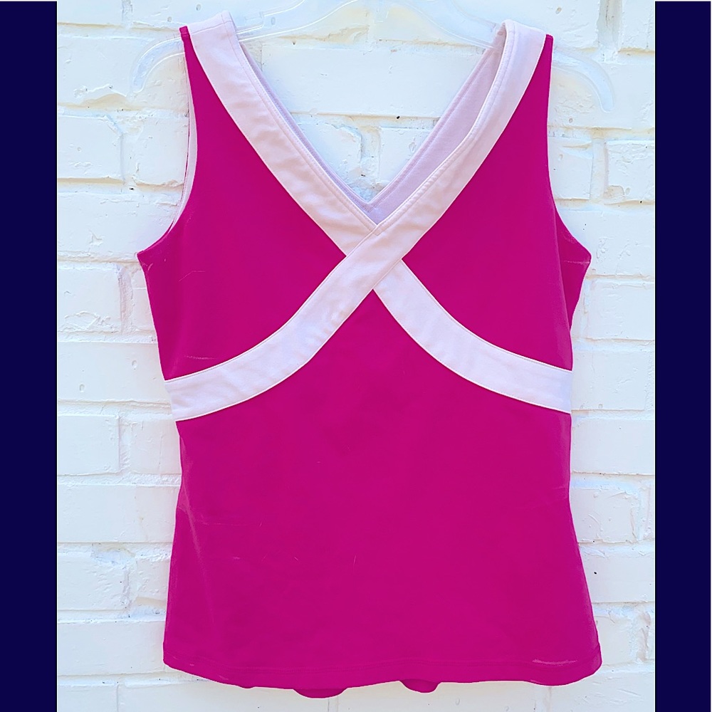 LULULEMON CRISS CROSS DETAIL TOP. Sz 10-12.